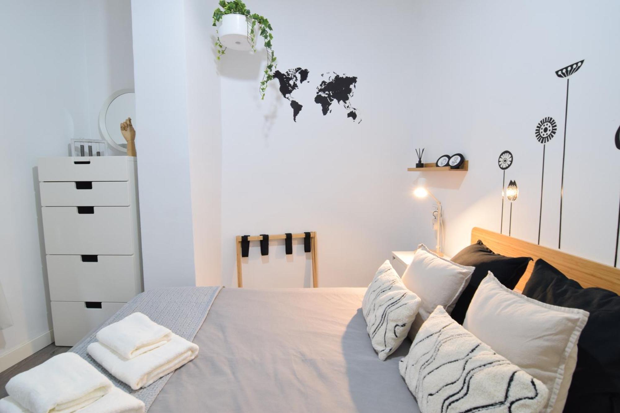 Apartamento Atarazanas Malaga Centro Historico Екстериор снимка