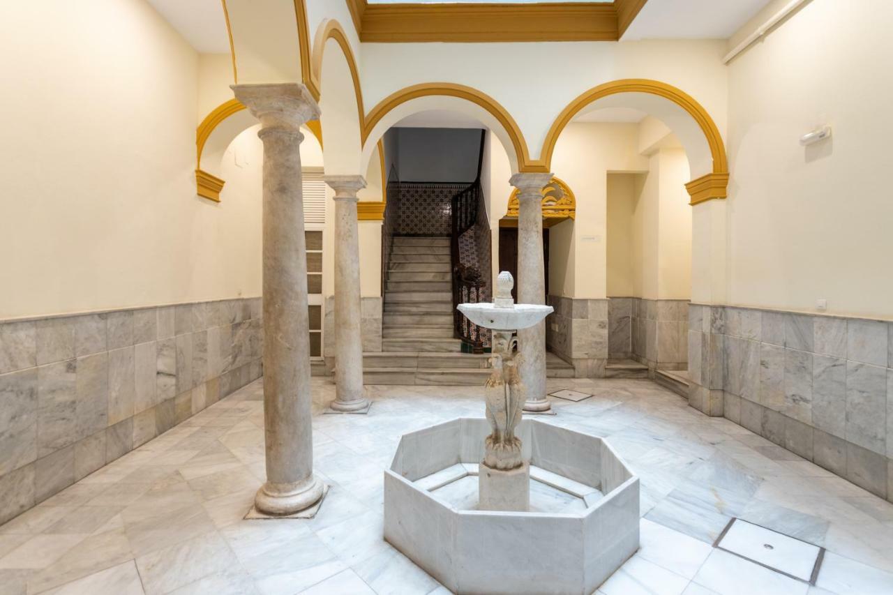 Apartamento Atarazanas Malaga Centro Historico Екстериор снимка