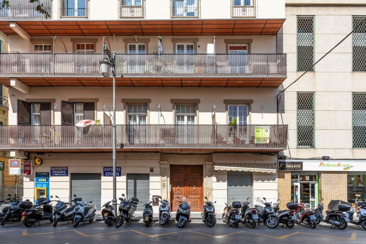Apartamento Atarazanas Malaga Centro Historico Екстериор снимка
