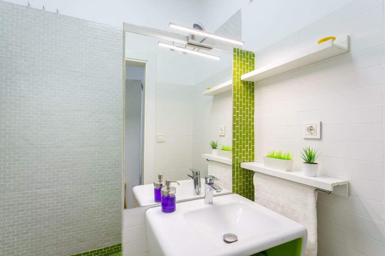 Apartamento Atarazanas Malaga Centro Historico Екстериор снимка